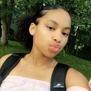 Meet your Posher, Talia